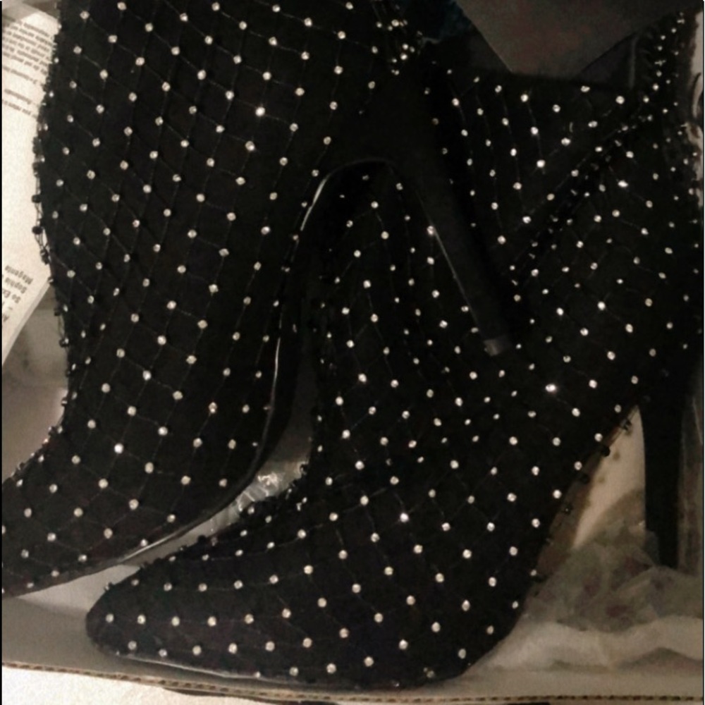 Shoes size 8